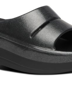 Women's OOmega OOahh Stacked Sandal - Black Sparkle